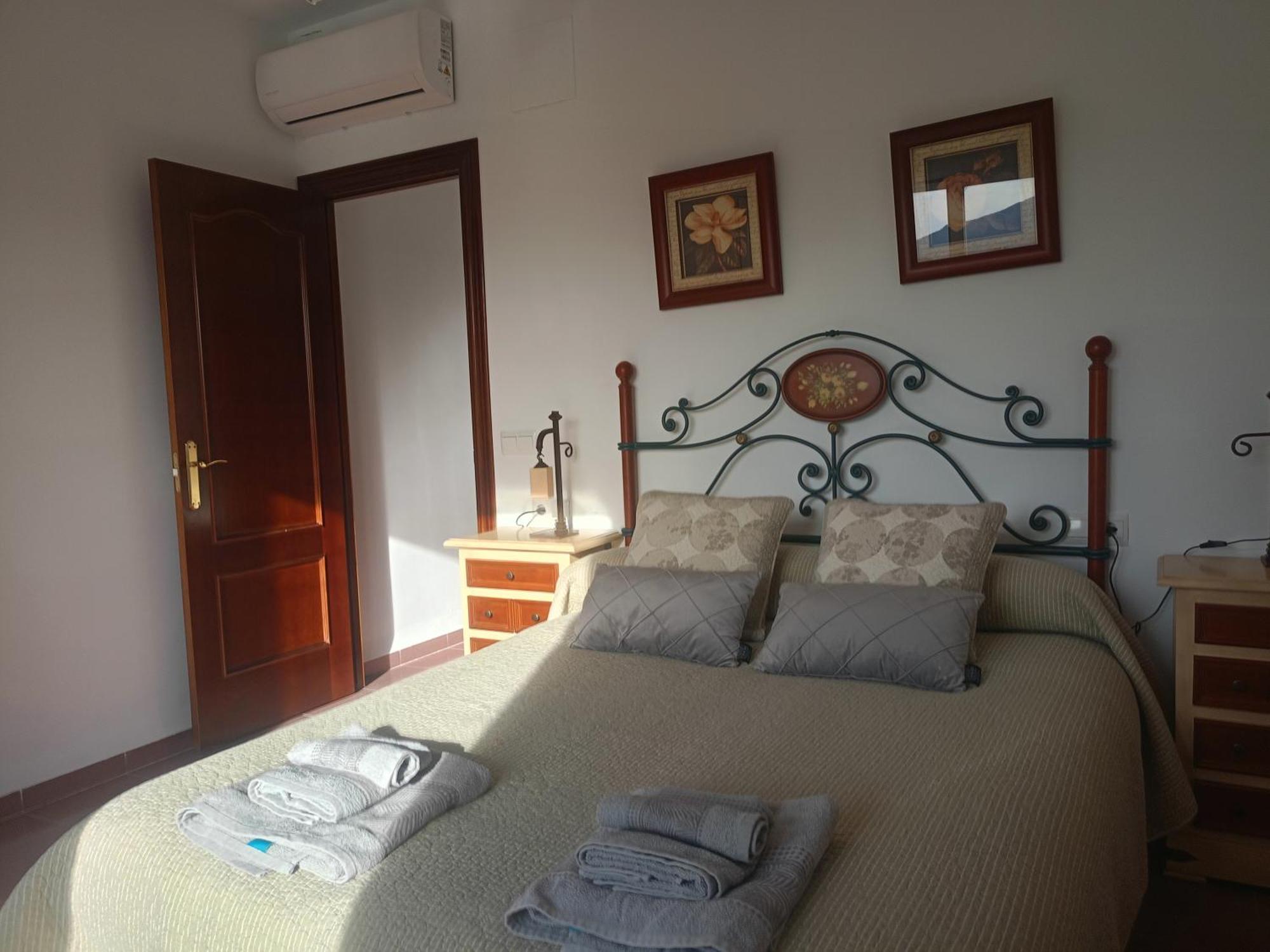 Villa Cultural Montelucia Montecorto Room photo
