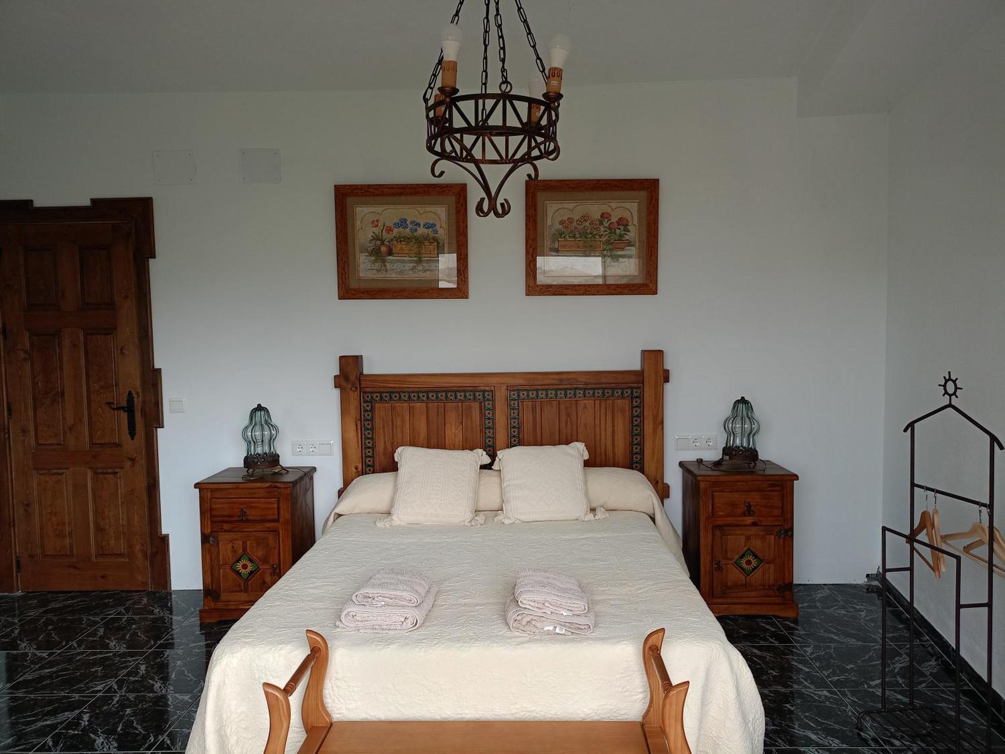 Villa Cultural Montelucia Montecorto Room photo